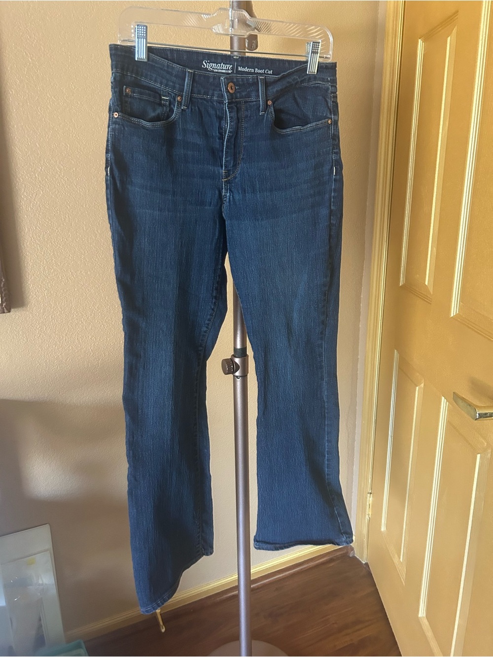 Levi's Signature Modern Boot cut Women's Jeans - Dark Blue Denim